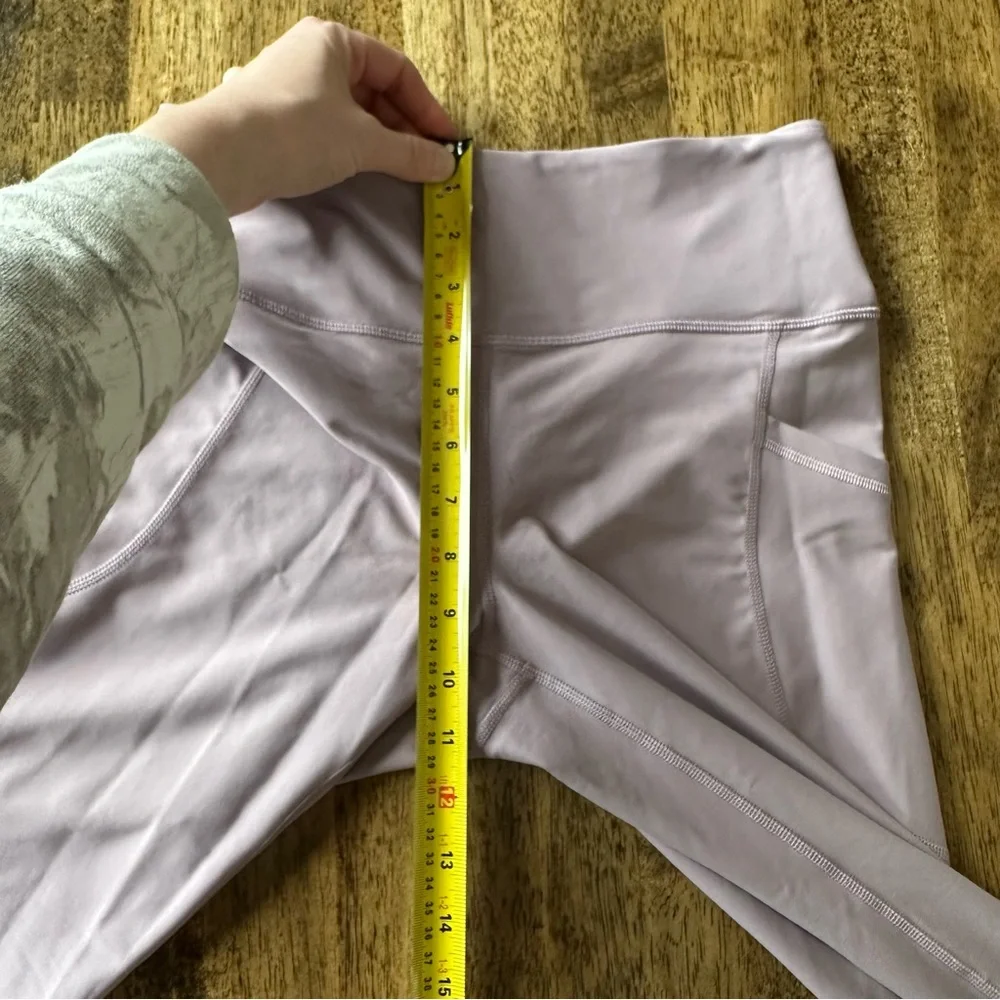 Old Navy Set PowerSoft Long-Sleeve Crop Support Top & High Waisted 7/8 Leggings - Picture 13 of 14